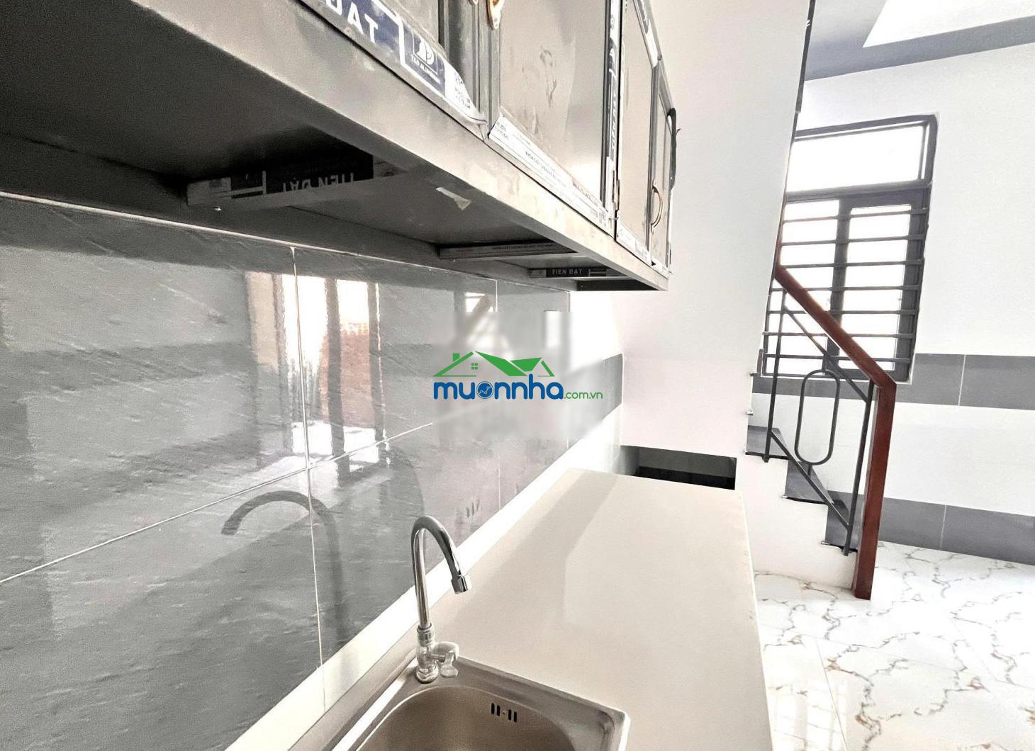Căn nhà nhỏ đủ ở 1 trệt 1 lầu ngay gần chợ nhị xuân hóc môn, đường oto vào tận hẻm, shr - 4