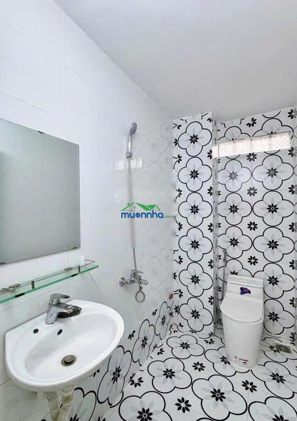4 tỏi 650 - chủ ngộp bán gấp nhà kha vạn cân - hbc cách phạm văn đồng chỉ 100m shr - 4