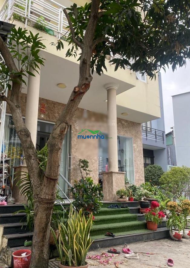 Quận 7 - biệt thự sân vườn - 322m2 - ngang 12m x 30m - 4pn - sân đậu 10 oto - chỉ 16 tỉ 250 - 4