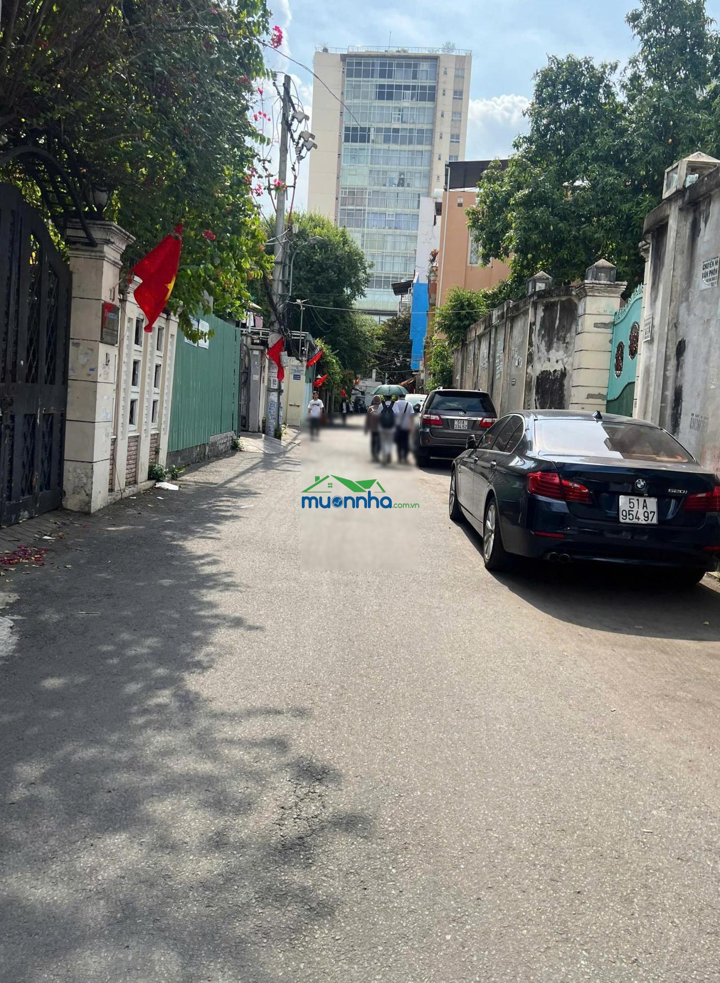 Bán nhà 4 tầng ngang khủng 5.3m ngay nguyễn gia trí, p.25, bình thạnh, cn hơn 80m2. tiện xây mới
