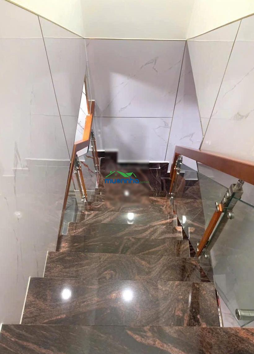 Tôi bán nhà 50 m2 sd, 1 trệt, 1 lầu, sổ hồng, sát hẻm ôtô, tuyệt đẹp, quận 7. giá: 1,65 tỷ - 2