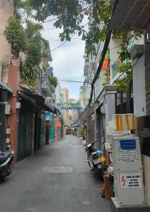Chính chủ - nhà 5 tầng thang máy - sân rộng hẻm 1 trục - diện tích lớn - 4