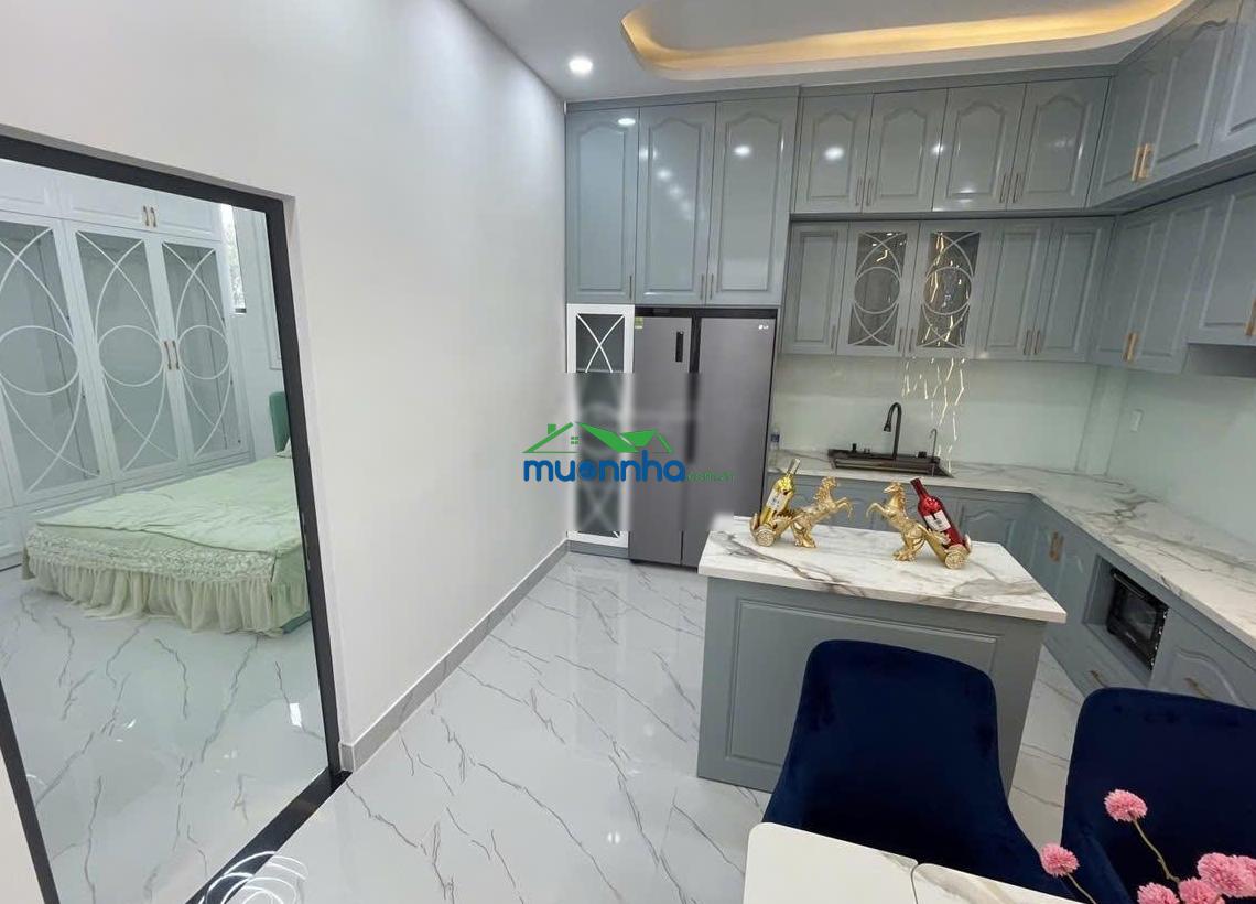 Hàng xóm ca sĩ quang dũng; hẻm ô-tô huỳnh văn bánh, phú nhuận; 4x17; 5lầu, kinh doanh tốt, 17 tỷ