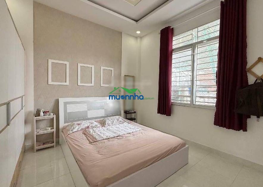 Nhà đẹp ở ngay cách ql13 chỉ 100m hẻm xe hơi 7m giá: 7,5 tỷ (thương lượng) - 3