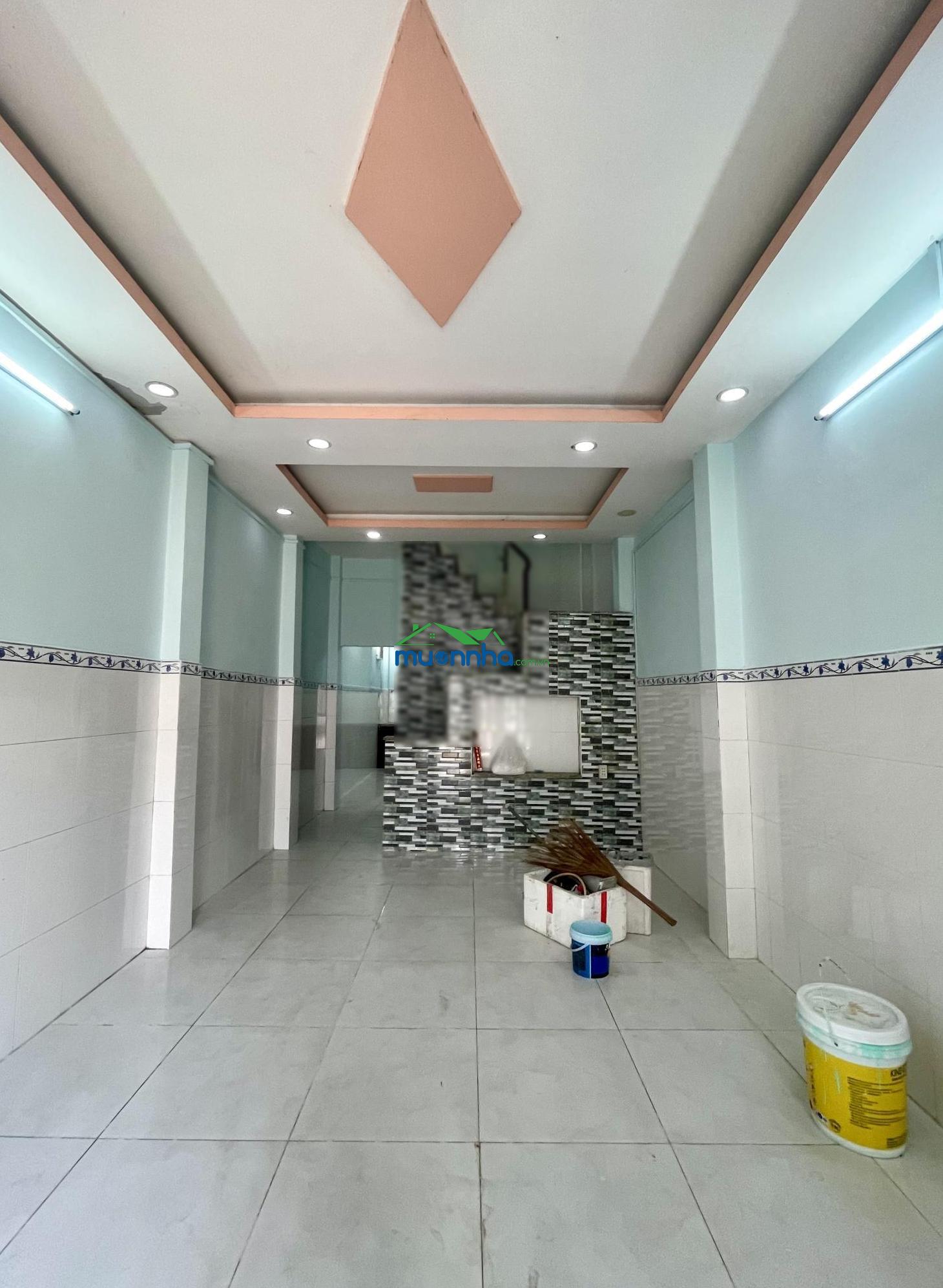 Nhà 2tầng kiên cố, dt 45m2, sổ hồng riêng, chỉ 2.8 tỷ, tỉnh lộ 10 - 4