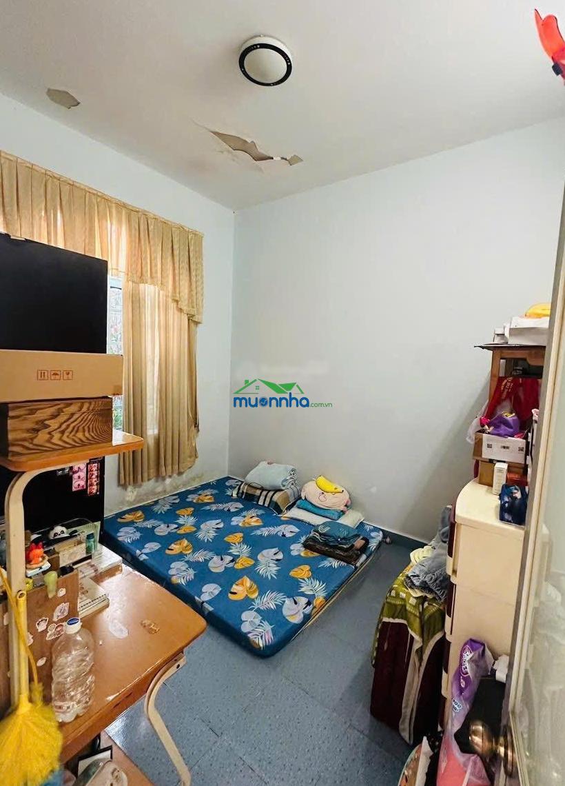 Hàng thơm - giá rẻ- ngang rộng- diện tích to- 2 tầng- đường quang trung- gần trung tâm thương mại - 4