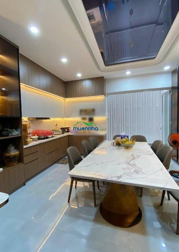 Giá 10 tỷ nhà mới 4 tầng dt 50.4m sát phú mỹ hưng gần kdc vạn phát hưng quận 7.