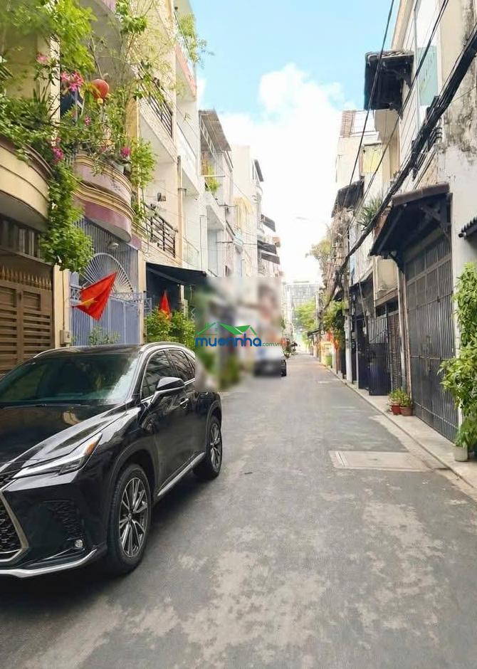 Nhà đẹp tặng full nội thất, hẻm xe hơi 5m, 72m2 (4mx18m), 3 tầng, gần nhà ga t3 - 3