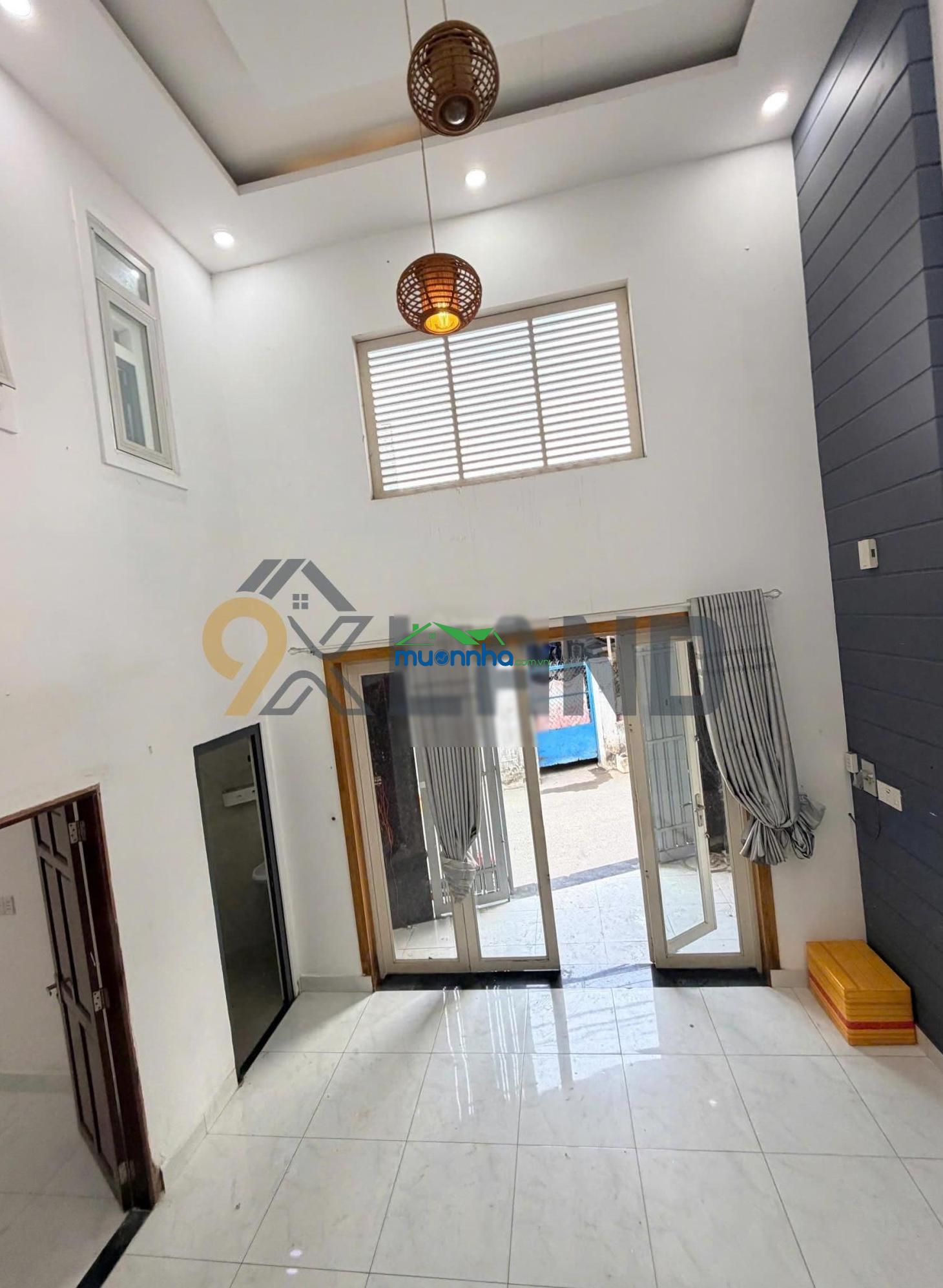 Quá hiếm bán!! nhà đường nhựa lô góc - 3 tầng btct kinh doanh - 5,5x12m - khu trung tâm thủ đức - 4