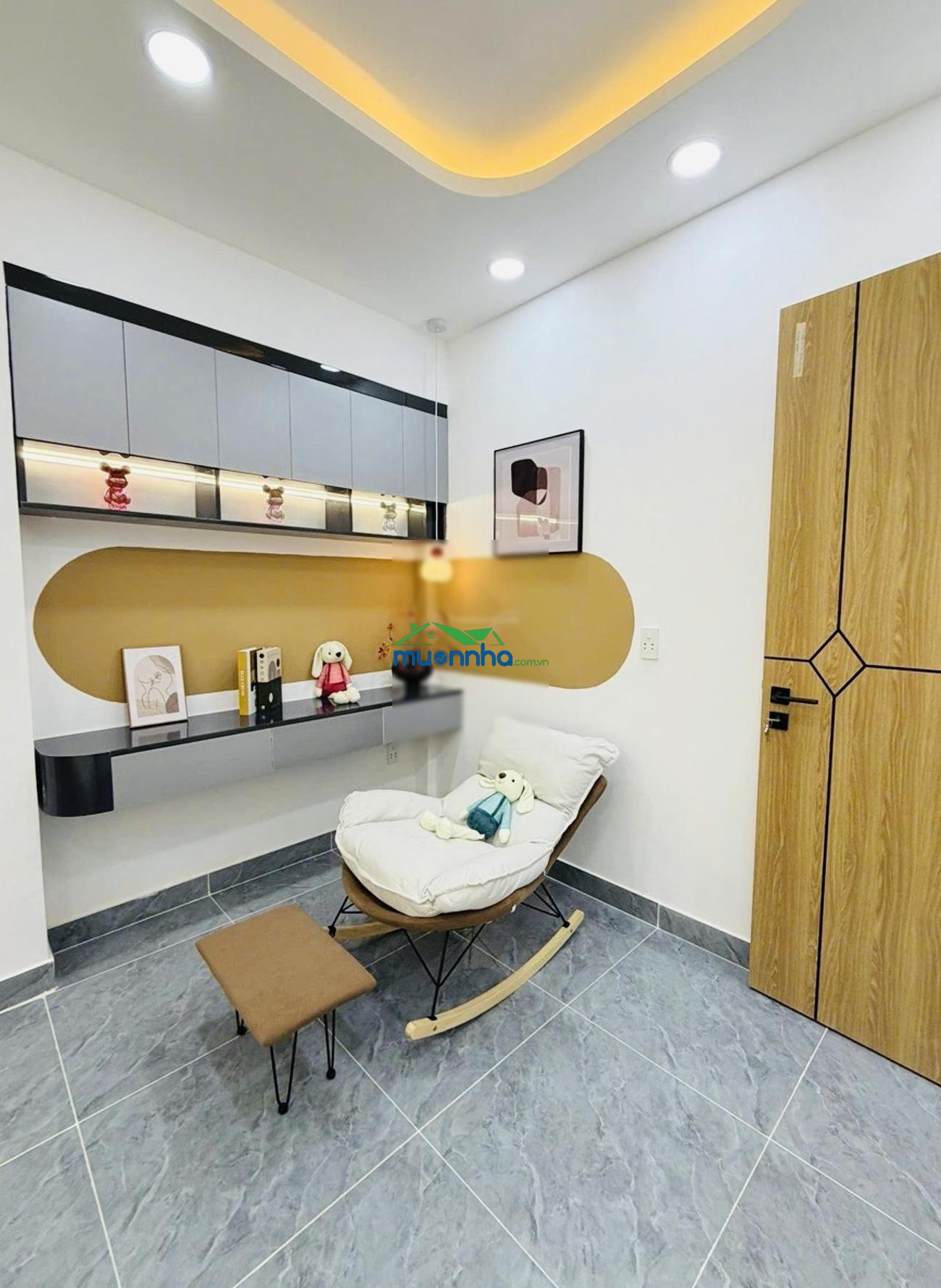 Siêu phẩm phan văn trị - sát mặt tiền - 2 tầng lầu - 3pn (1pn trệt) 3wc full nt - sân để xe rộng - 2
