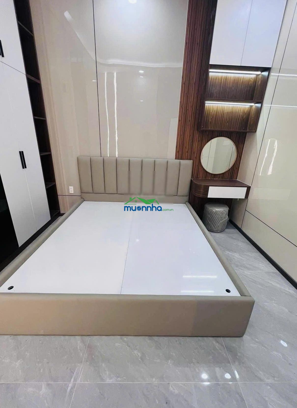 Anh chín bán nhà mới xây full nội thất gần chợ đầu mối hóc môn - 4