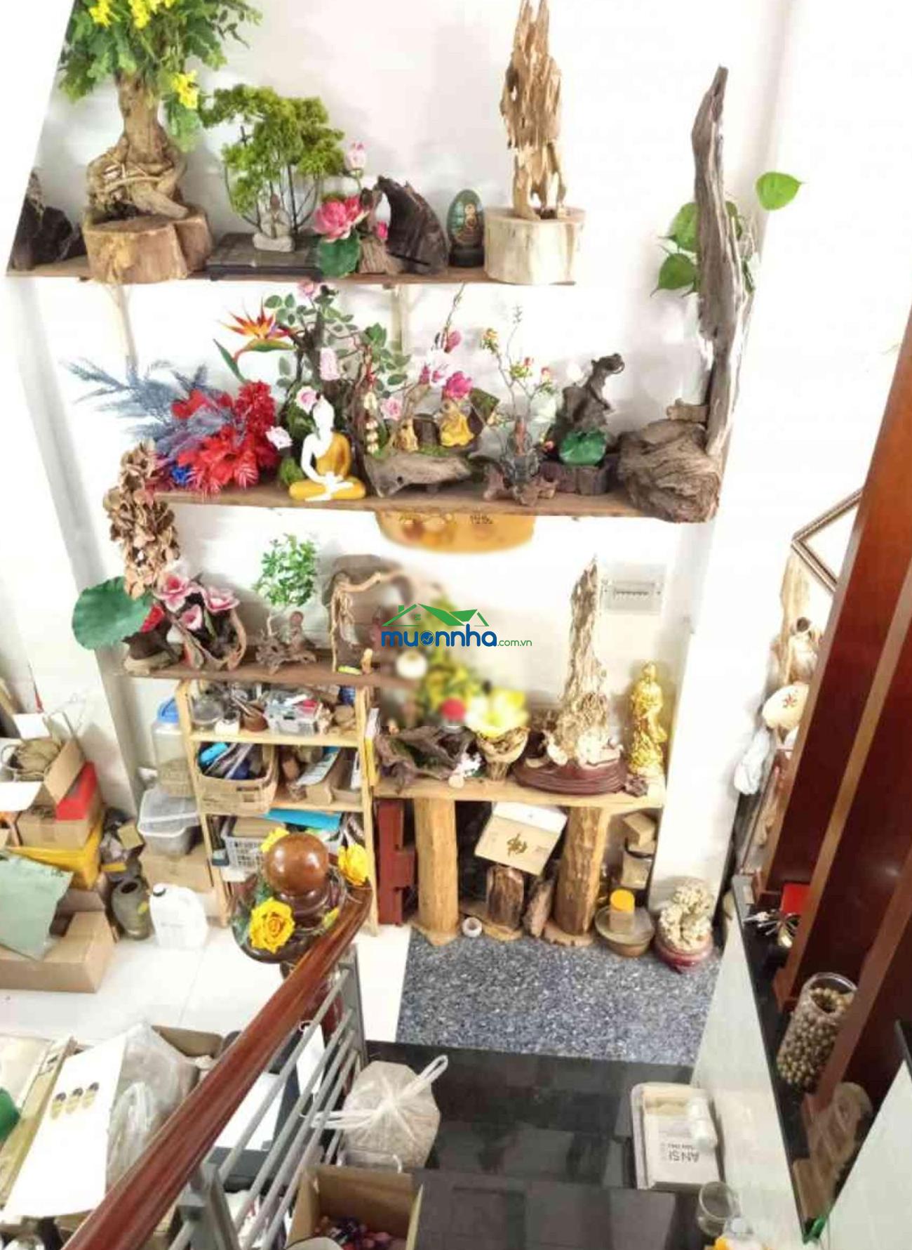 Bán nhà đẹp ở ngay- hẻm 8m thông - phan huy ích- phường tân sơn - tân bình cũ- dt 56m2- 3 tầng btct - 2