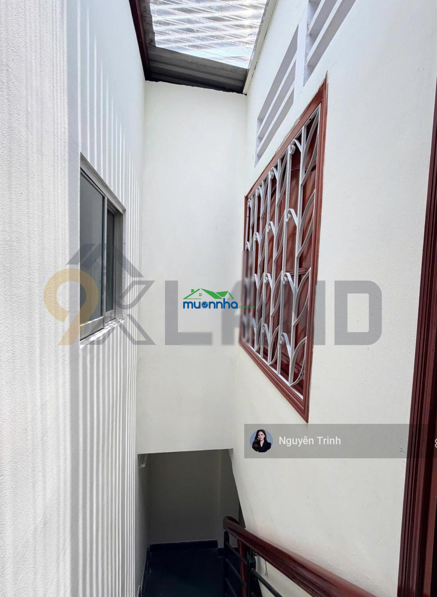 Nhà mặt tiền kd tốt 3tầng, đuờng ôtô thông gần vincom thủ đức,dtsd 122m2,dọn vào ở ngay chỉ hơn 6tỷ - 4