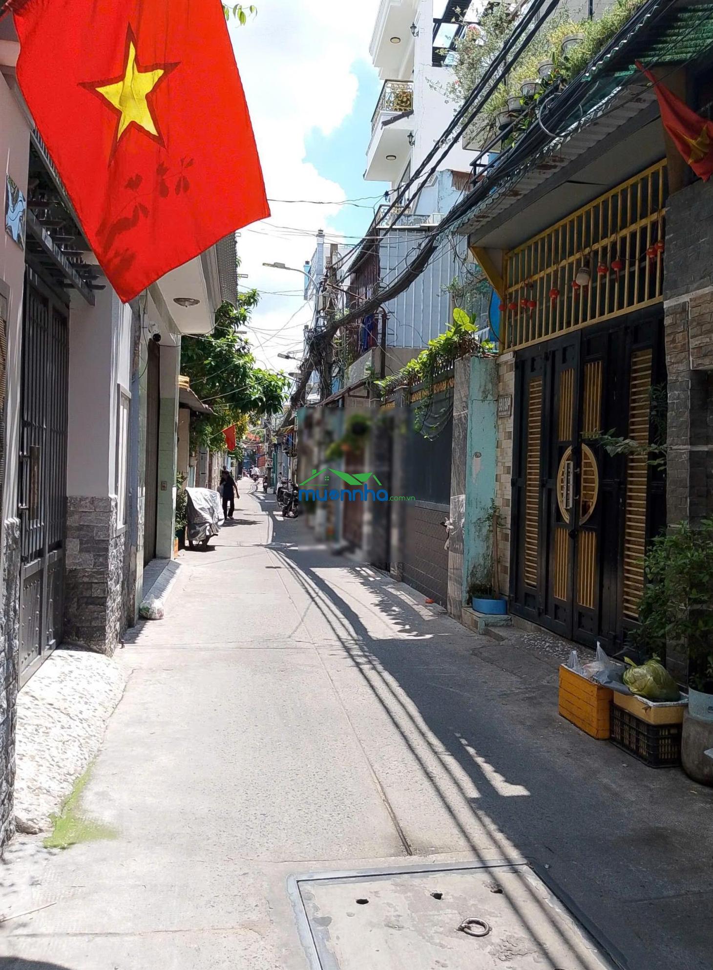Nhà phạm văn chí - quận 6 - 68m2 - 3 tầng - 4 phòng ngủ - hẻm xe hơi - 6.x tỷ - 2