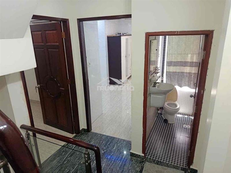 Nhà hẻm huỳnh tịnh của q3, phường xuân hoà mới.