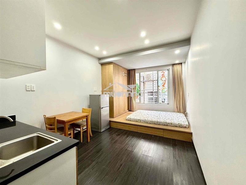 Cho thuê căn hộ cửa sổ lớn full nt rộng 30m2 ngay chợ bến thành q1