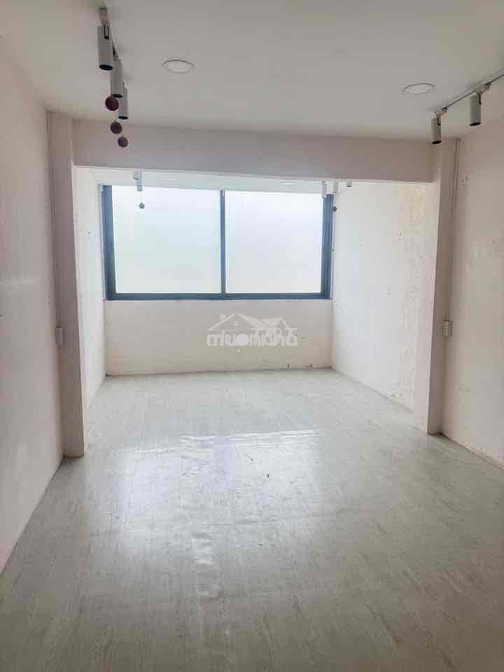 Cần tiền bán gấp 🏠 huỳnh văn bánh hẻm xe tải 43m - 2