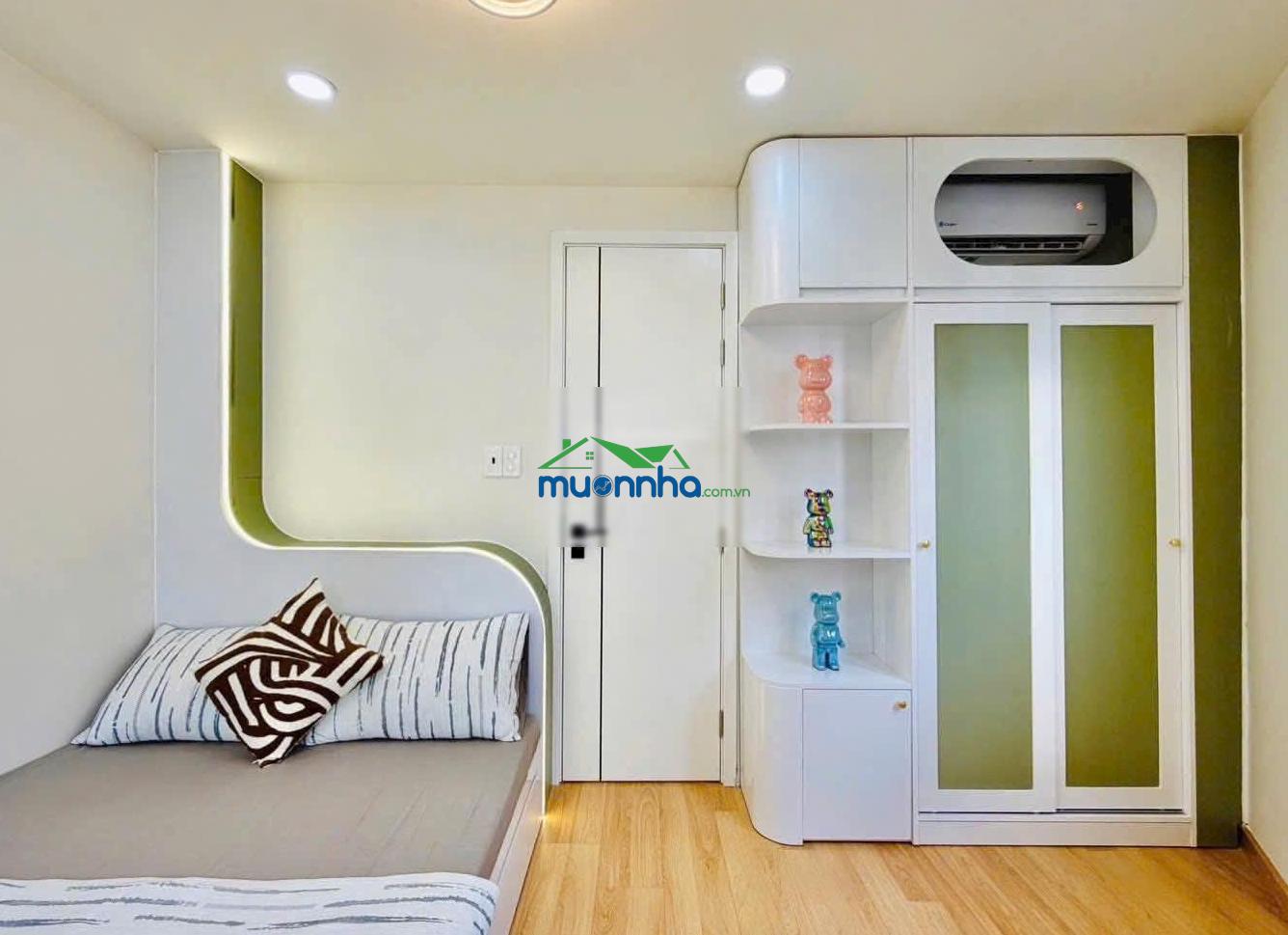3.95 tỷ hxh full nội thất vô ở ngày dtsd 77m2 cn 40m2) p7 gv btct 3 tầng 2pn 3wc sân thượng 2 emart