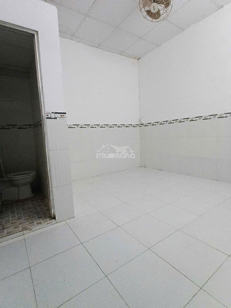 Cho thuê rẻ phòng có máy lạnh, cửa sổ gió trời, gần lotte mart - 2