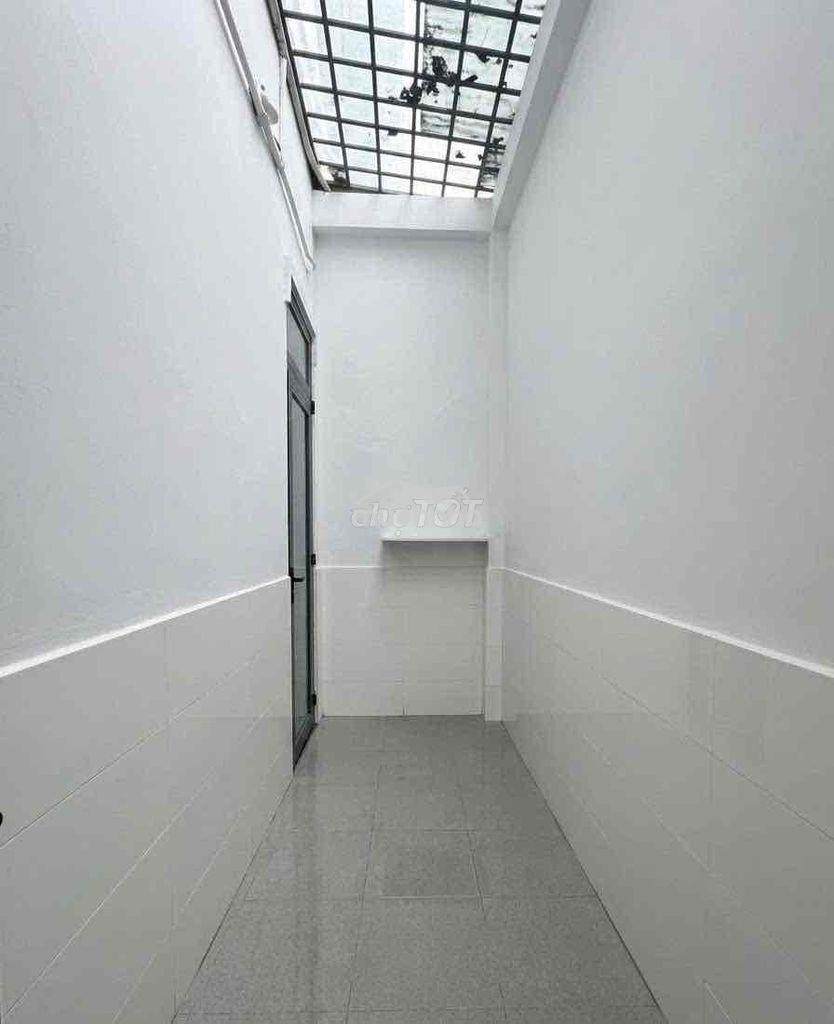 Trống sẵn phòng trệt 35m2 giếng trời cực rộng , an dương vương q6 - 4