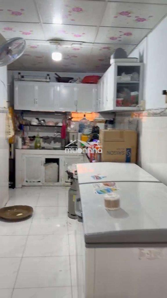 Cho thuê hẻm c, phạm hùng 
dt: 6m-10m , 3p , 2wc
giá : 8 triệu - 2