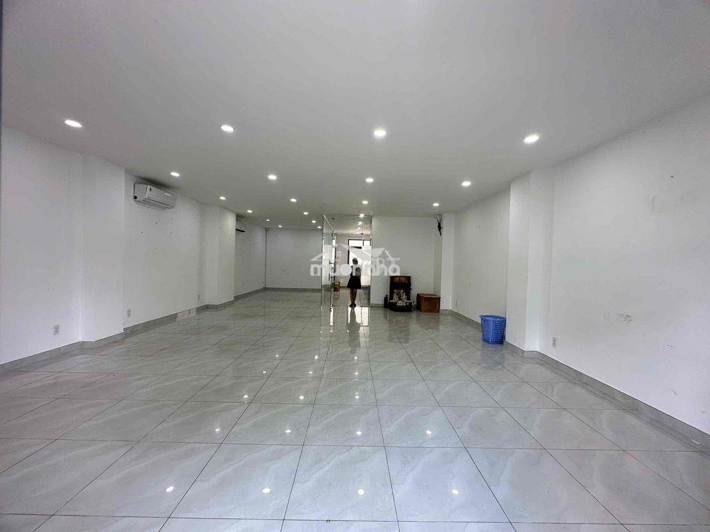 Văn phòng tầng 2 7x15m sàn có hầm để xe, gần công viên giá 13tr - 2