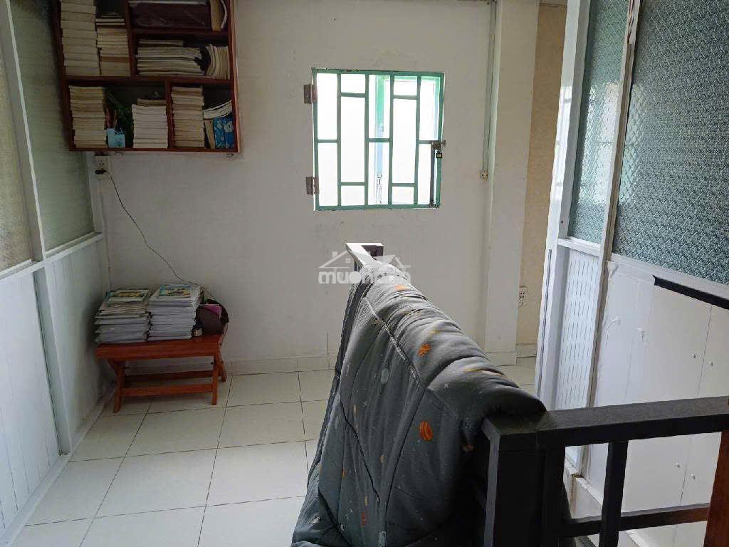Bán nhà phạm thế hiển . ngang 4 dài 11 . không quy hoạch . giá 3,6 tỷ - 4