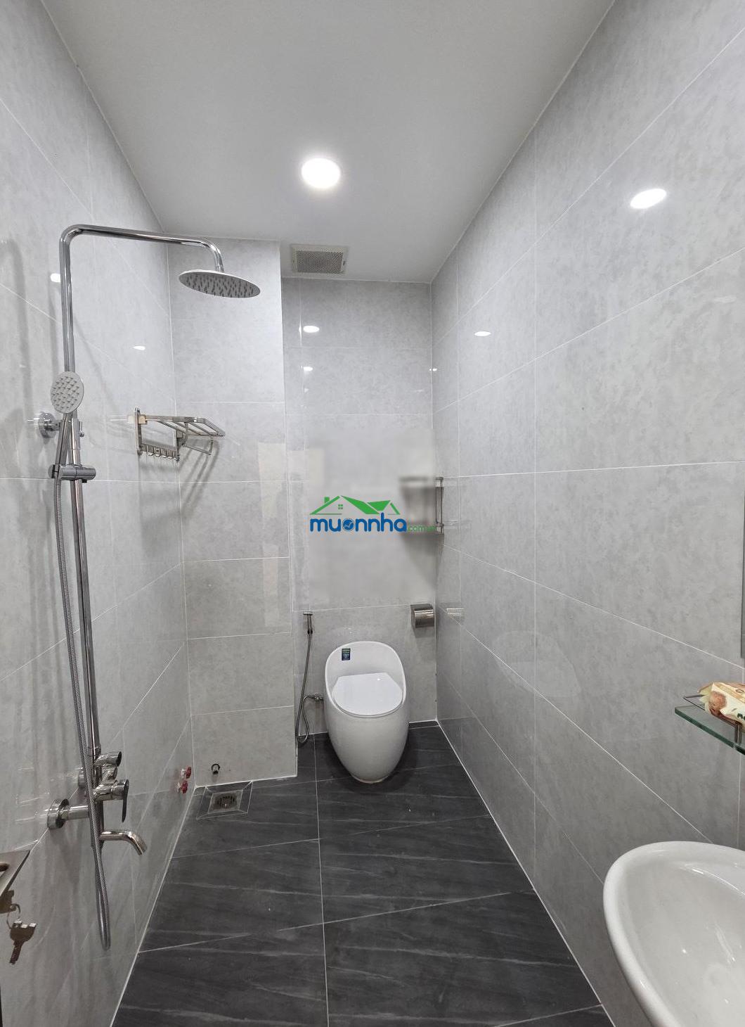 Đỗ xuân hợp - nhà đẹp ngay chợ 90m² - giá 9,8 tỷ - 3 tầng 6pn + 5wc - oto ngủ trong nhà! - 2