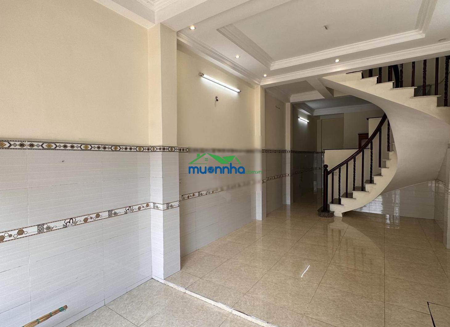 Bán gấp -3 tầng - 4 phòng ngủ - ngay chợ đông quang - nguyễn ảnh thủ - nhà đẹp mới - shr -vuông vức - 4
