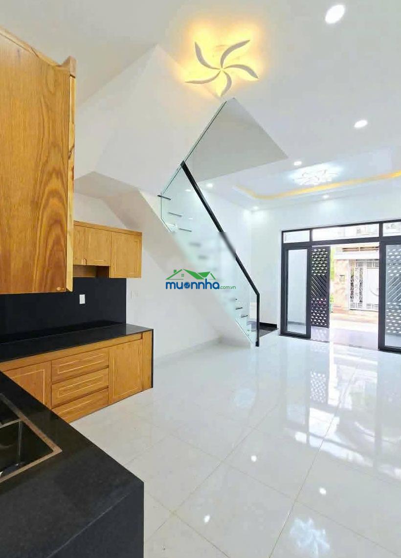 Nhà 3 tầng long trường 4pn đường thông xe hơi chỉ 4,75 tỷ - 4