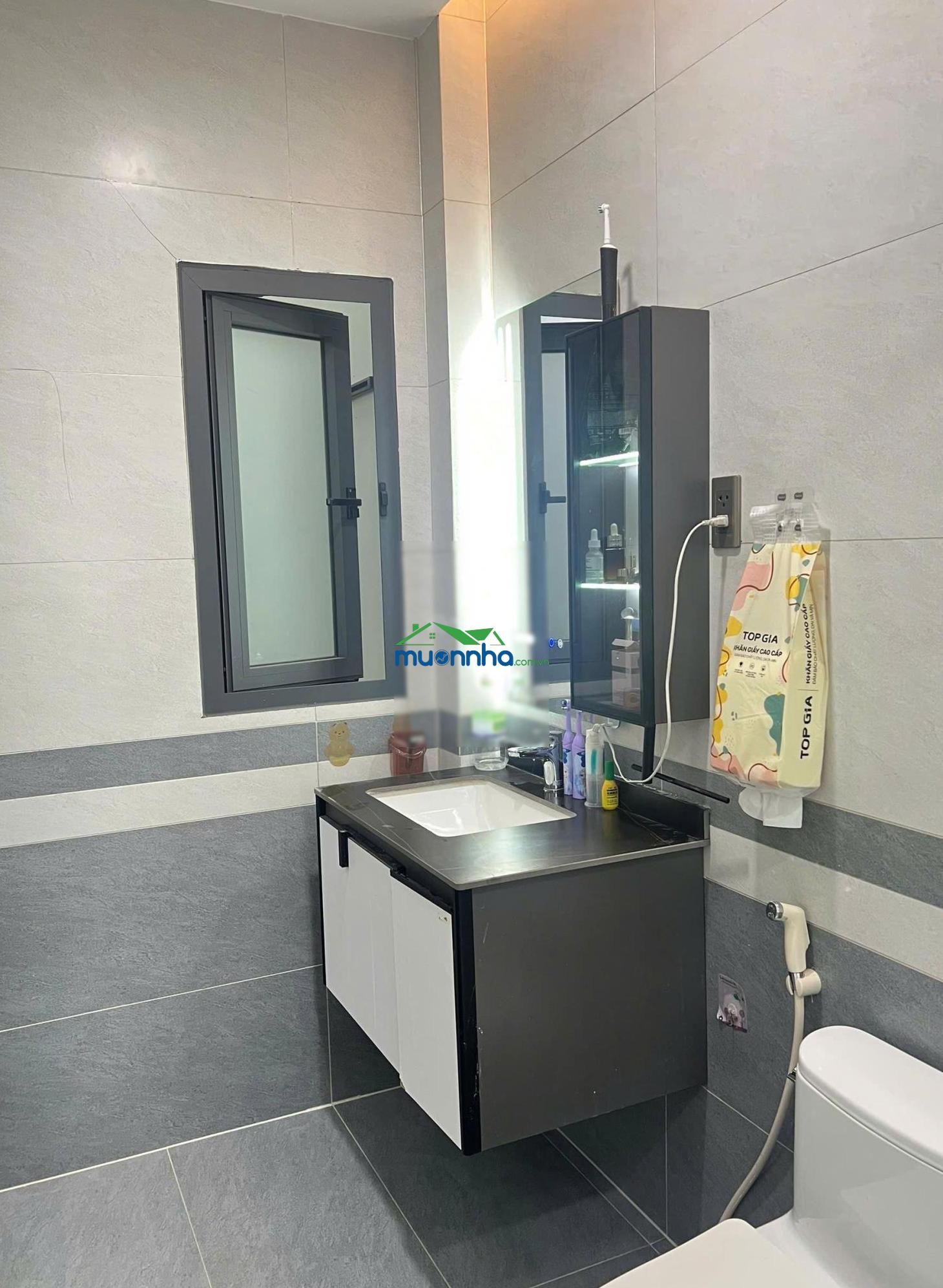 Cần bán gấp nên chủ giảm sốc 500 triệu nhà đẹp 4 tầng kênh tân hóa, tân phú - 8.49 tỷ - 4