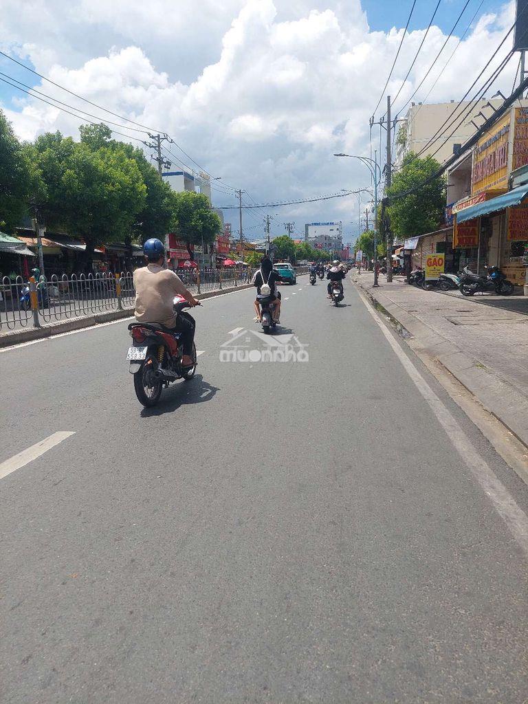 Nhà lê văn quới 3ty5  36m2 , sổ hồng riêng, hoàn công đủ,không lộ giới
