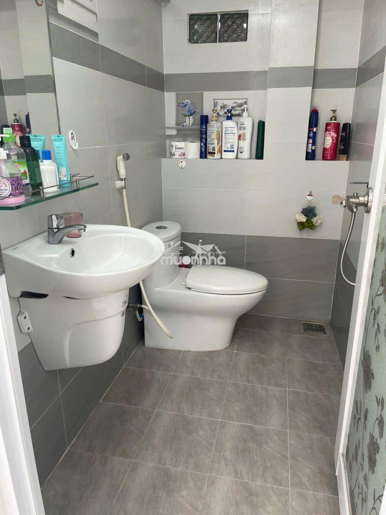 Nhà 3 tầng biệt thự  mới đẹp, 8m x 15m, 4pn, 4wc, hẻm 6m lý chiêu hoàg - 2