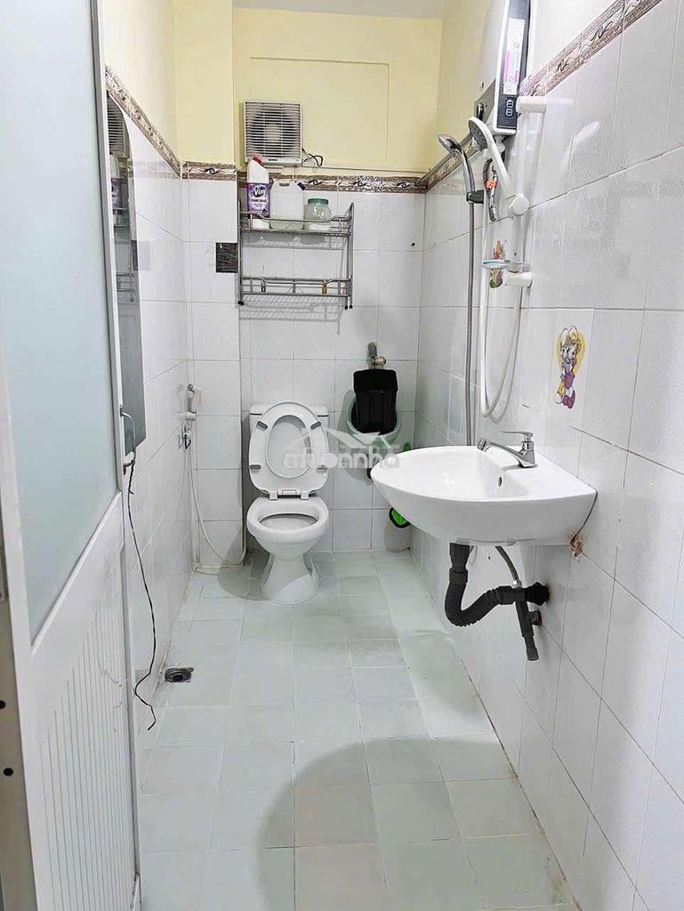 Nhà 1 trệt 2 lầu 5x10m có nội thất 3 phòng hẻm 62 lâm văn bền - 3