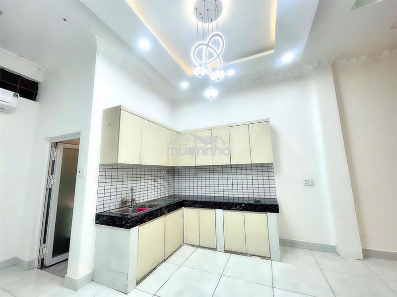 Cho thuê căn góc 2 mt hẻm 6 m thông đường gò dầu 4 x 18 m đúc 1 lầu