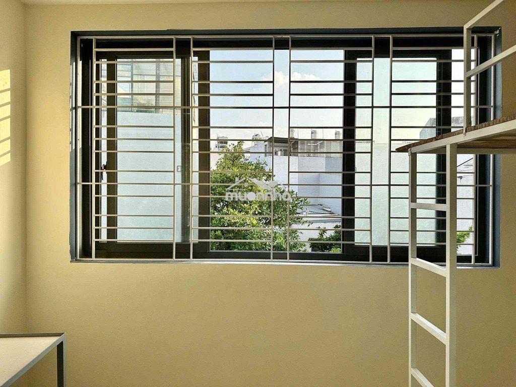 Căn hộ xinh giá rẻ có gác, cửa sổ to đón nắng trời gần phú nhuận, q3 - 4