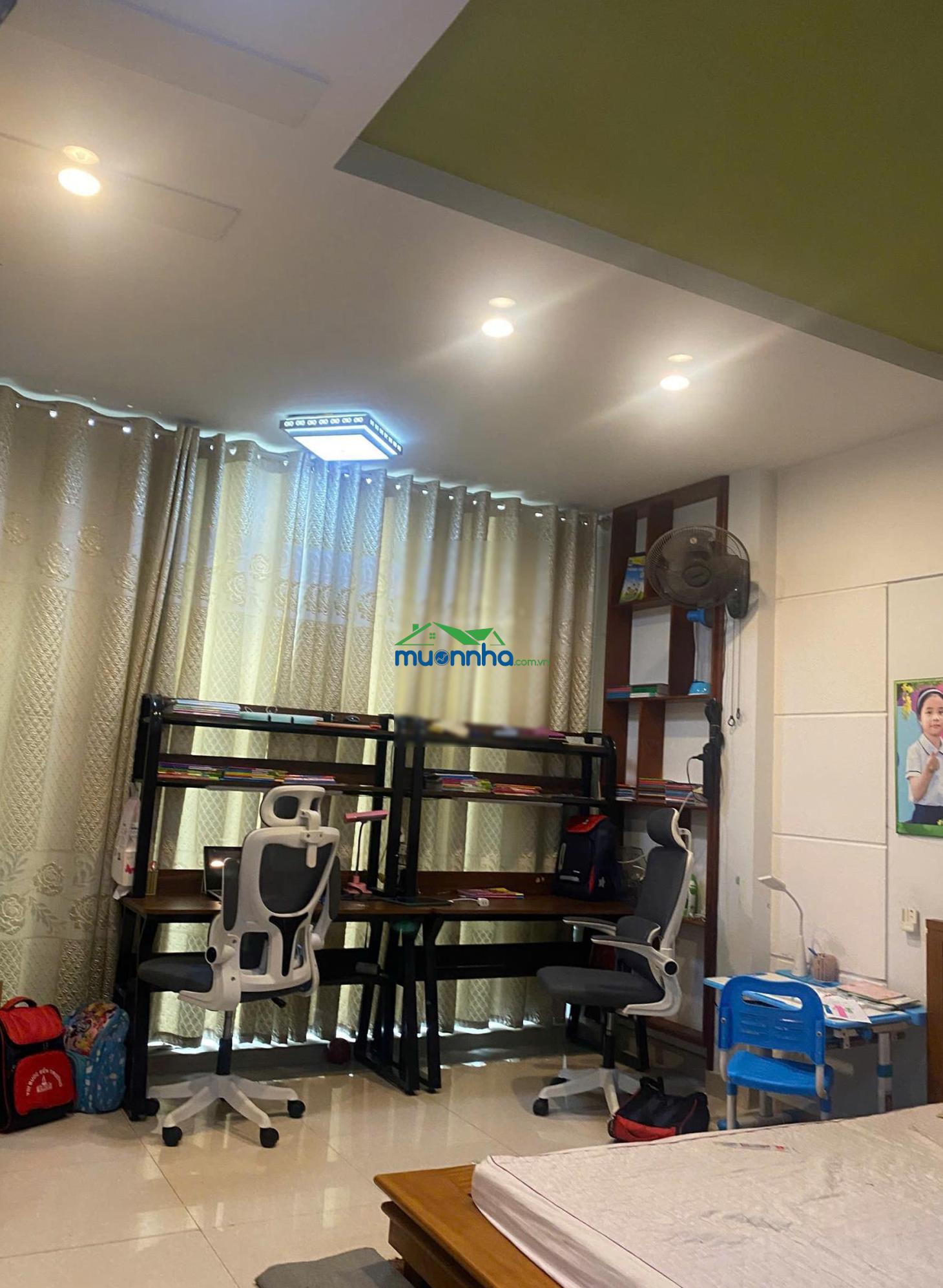 Nhà hẻm xe hơi ngay sát vạn phúc city giá chỉ 8 tỷ