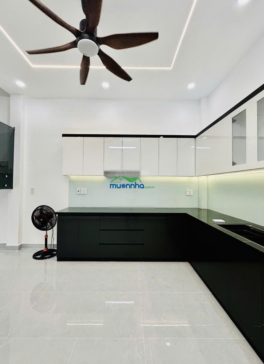 Nhà đẹp 4pn 5wc mới, hẻm xe hơi tránh nhau. giá chỉ 9,95 tỷ thương lượng thiện chí - 2