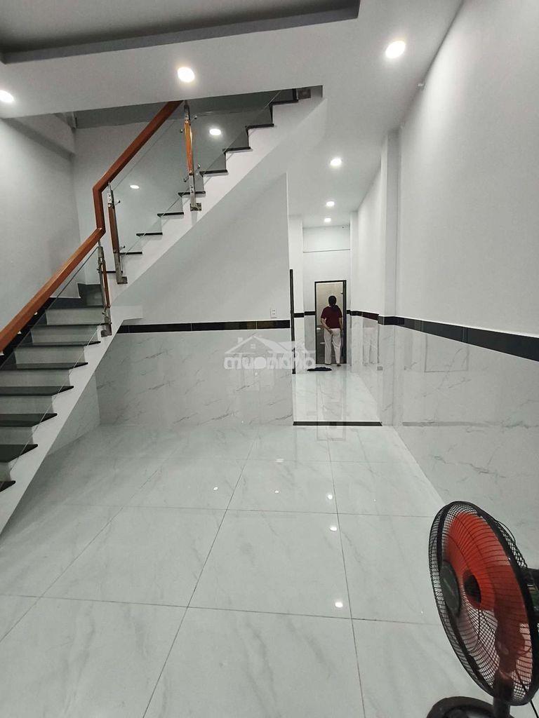 Nhà mới đẹp gần chợ hiệp bình, 2 tầng 4pn 10tr/tháng, ở gđ, làm vp - Ảnh 2