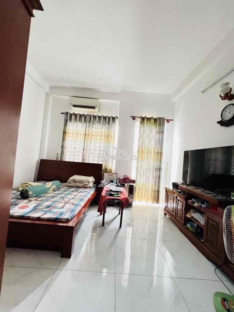 Nhà đẹp 3 tầng-dt 4.5mx15m-ngay emart phan huy ích-ô tô ngủ trong nhà- - 4