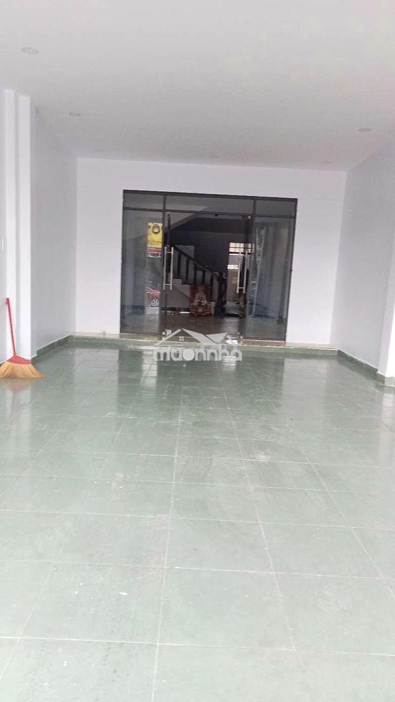 Mặt tiền gần chợ hạt điều. 1 lầu 2pn 2wc. 5*26. - 2