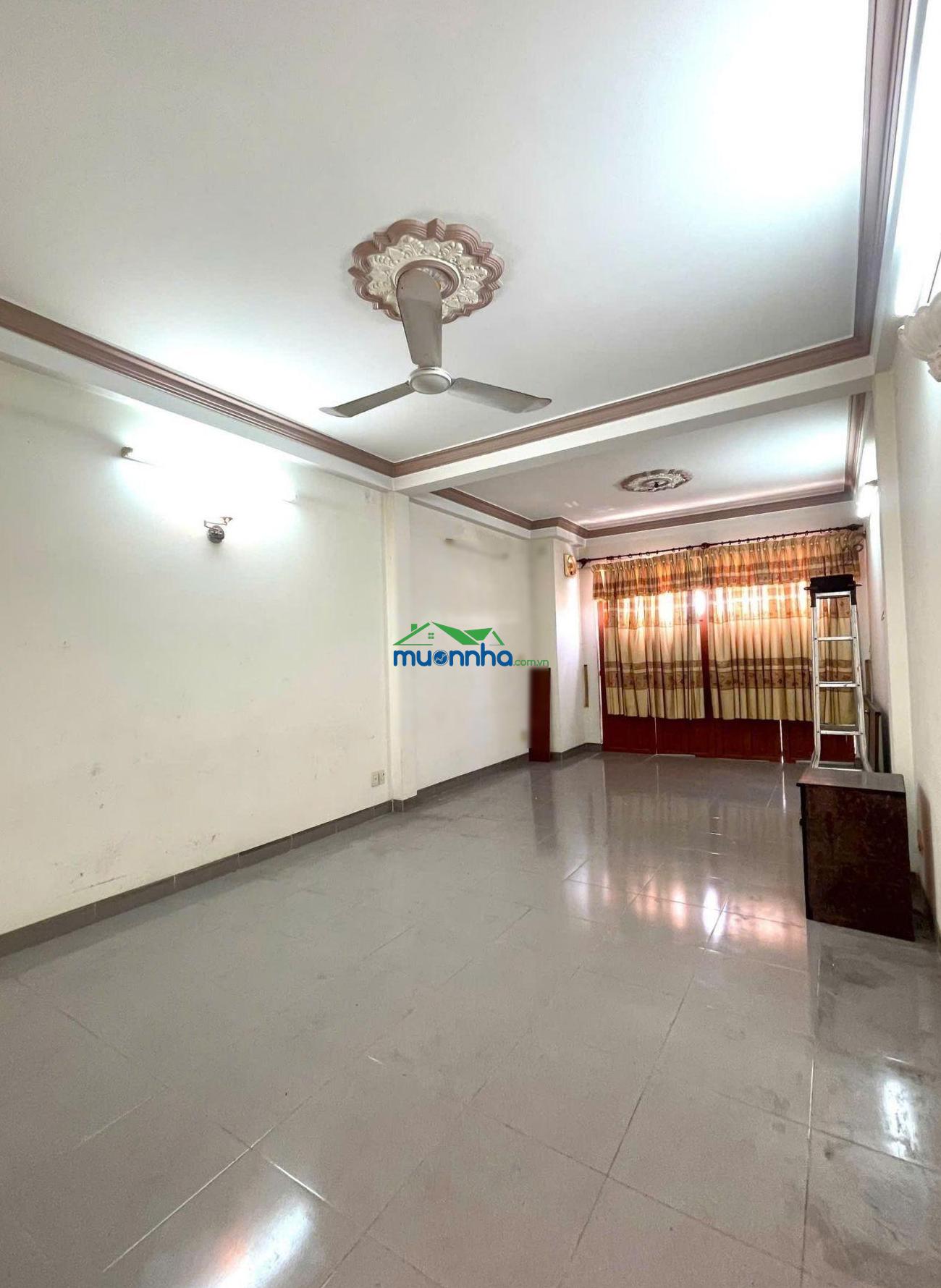 Bán nhà đường ông ích khiêm giáp vòng xoay ,gần đầm sen hxh(4 x 14m x 3 tầng )giá : nhỉnh 5 tỉ tl - 3