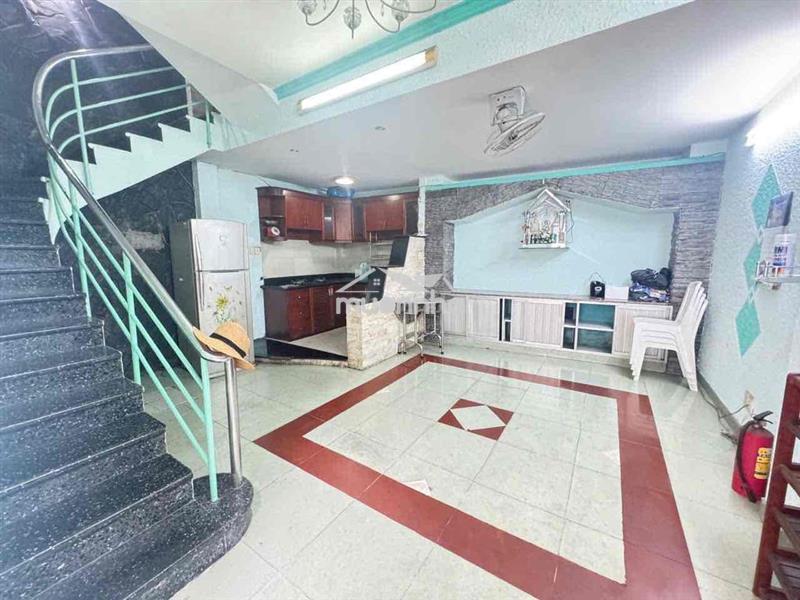 Nhà 3 phòng ngủ 5x5 cách mạng tháng 8. xe hơi tới cửa