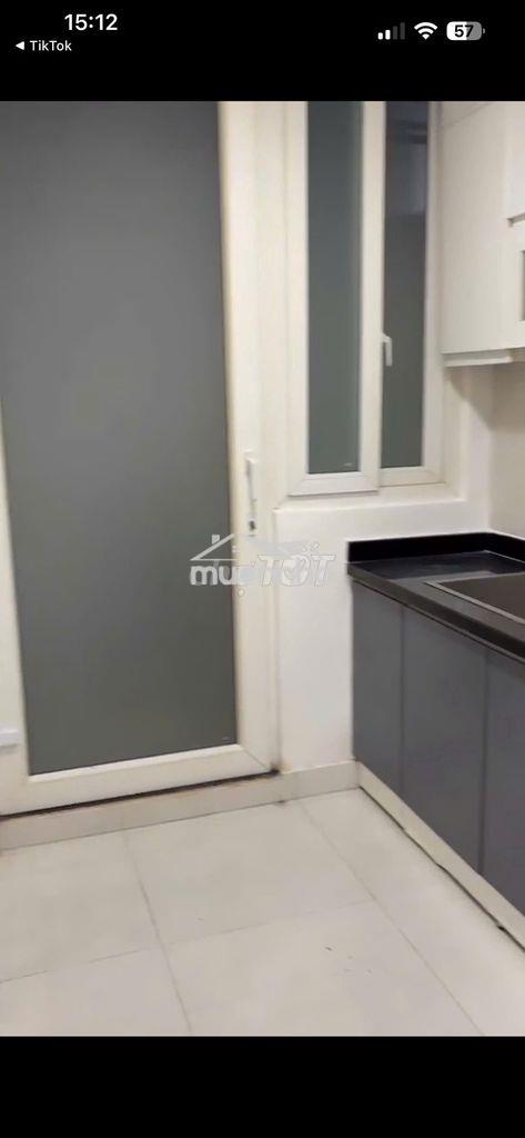 Cho thuê căn hộ xóm cải p8q5. dt:50m 1pn 1wc . lầu 1 thang bộ . - 3