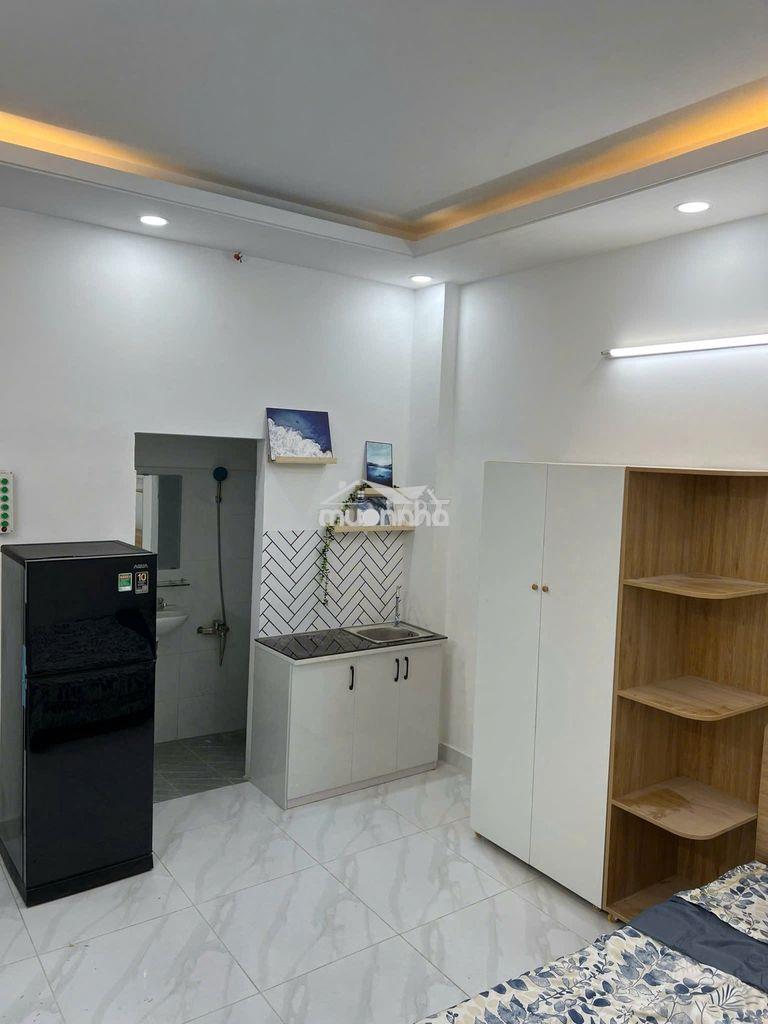 Phòng studio 𝐬𝐚́𝐭 𝐛𝐞̂𝐧 𝐀𝐞𝐨𝐧 𝐓𝐚̂𝐧 𝐏𝐡𝐮́, đại học 𝐂𝐨̂𝐧𝐠 𝐓𝐡𝐮̛𝐨̛𝐧𝐠 - 2