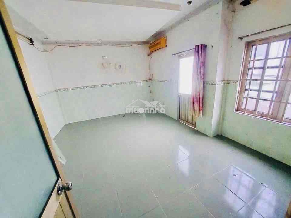 Bán nhà hxh cmt8 quận 3 - đi bộ 20mra mt cmt8 - ngang 6m - 4