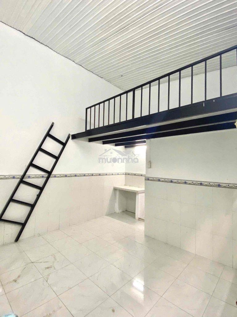 Cho thuê phòng trọ gác cao cực thoáng ngay đường hàng tre - thủ đức - 3