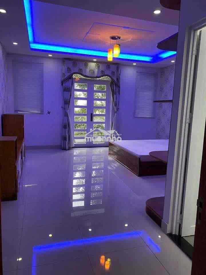 Tìm bạn ở ghép phòng trong nhà nguyên căn