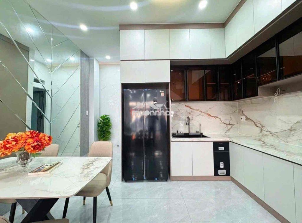 Nhà shr lô nhì đào tông nguyên-ngang 4m3-4tầng 7tỷ nhỉnh-hẻm 8m - 4