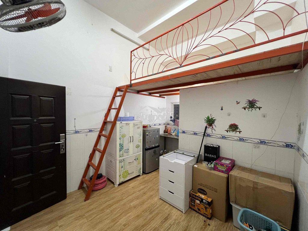 Chính chủ cho thuê phòng gác lửng cao 1m6 ở làng đại học gần tdtu - 2